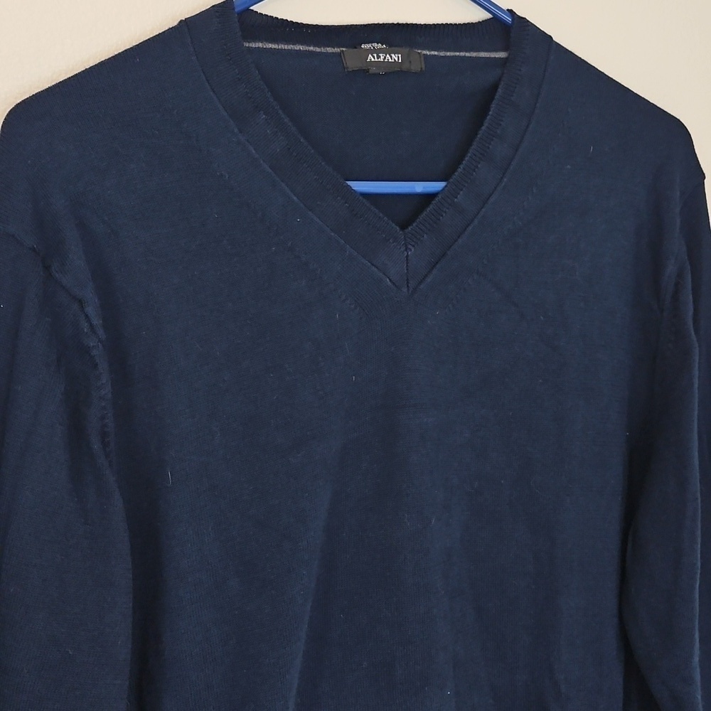 Alfani Mens Navy Blue V Neck Sweater Medium
